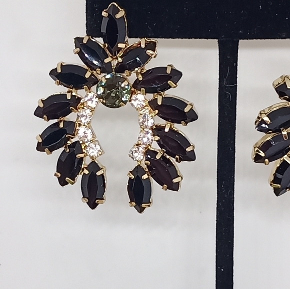 Amari crown gemstone earrings - Picture 2 of 6